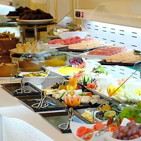 Dekalb Hotel 4*