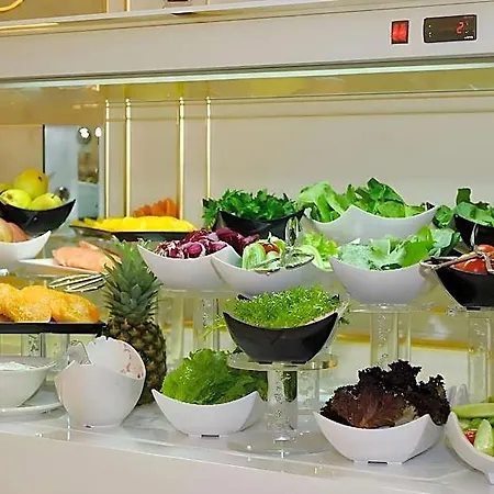 Dekalb Hotel 4*